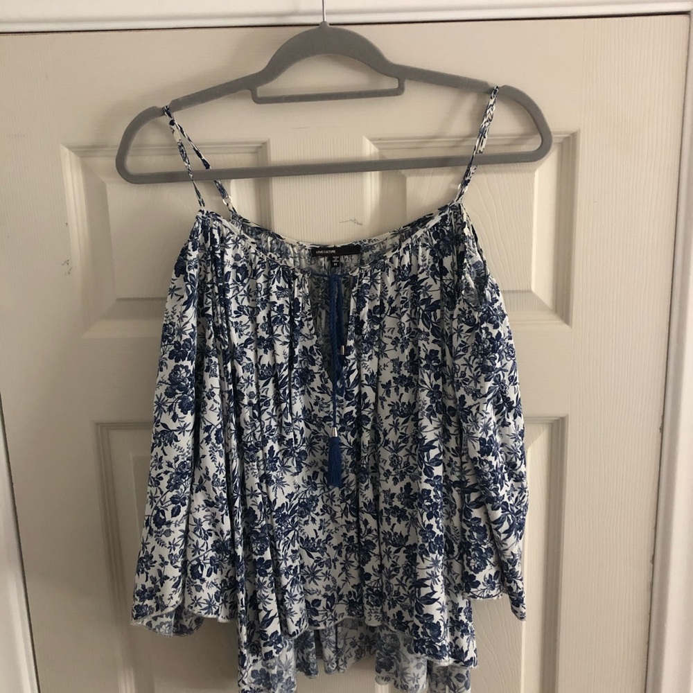 Cute, Flowery off the shoulder blouse